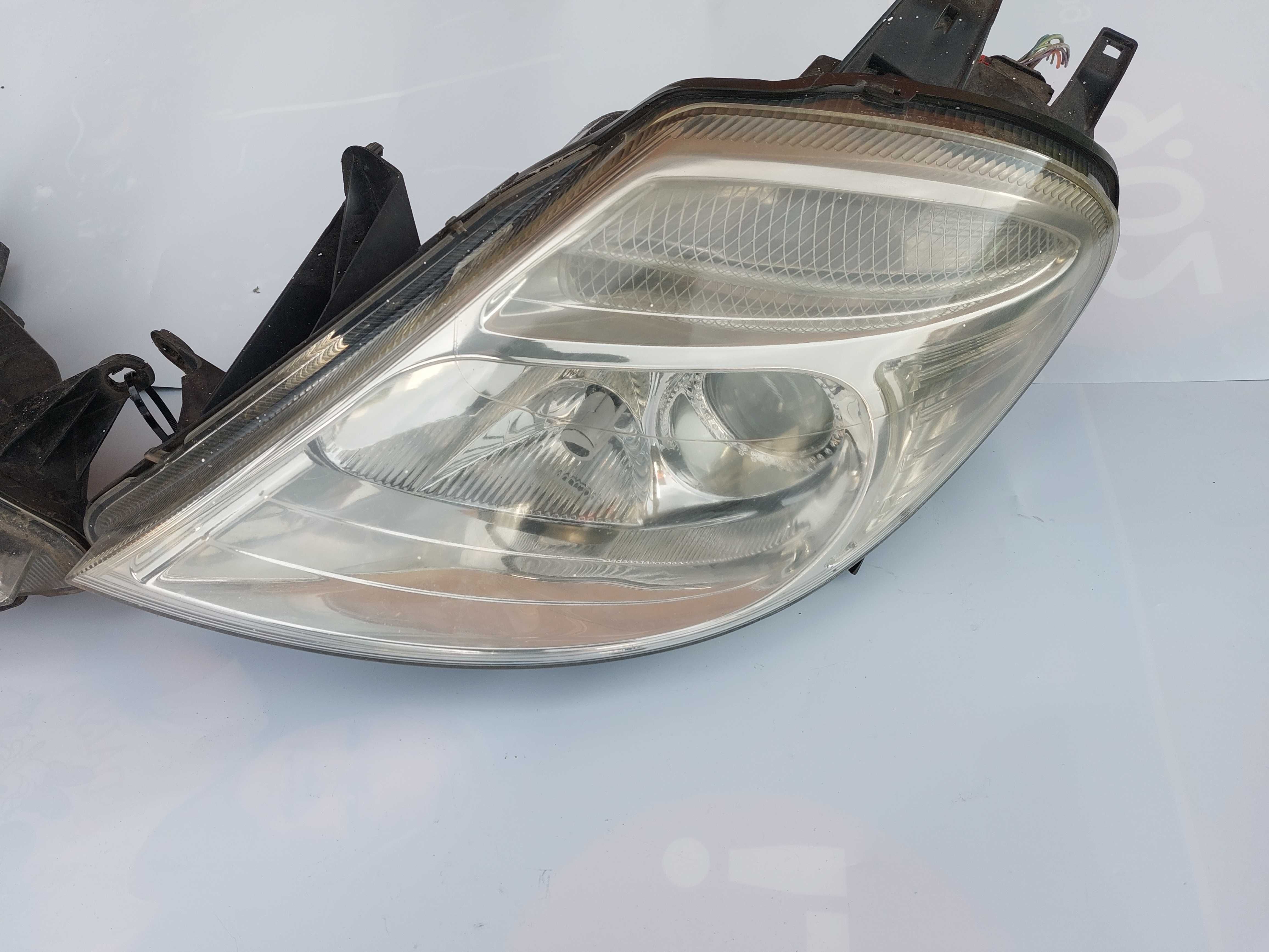 Lampy przód lewa prawa Citroen C8 02-12.r Szkło bdb