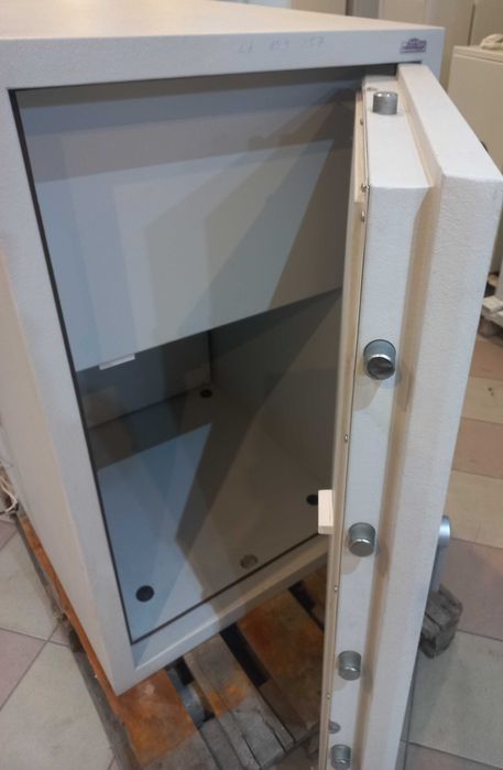 Sejf kasa pancerna transferowa Metalkas III klasa, 800 kg