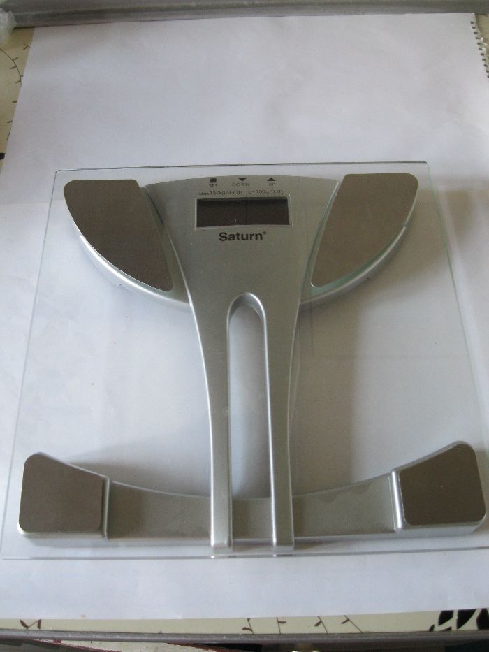 Электронные напольные весы Saturn ST-PS1238