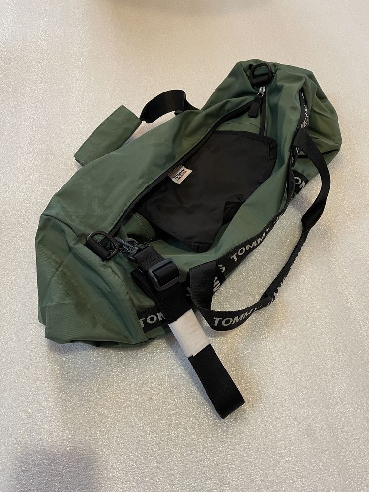 Новая сумка tommy hilfiger (томми essential duffle green bag)с америки