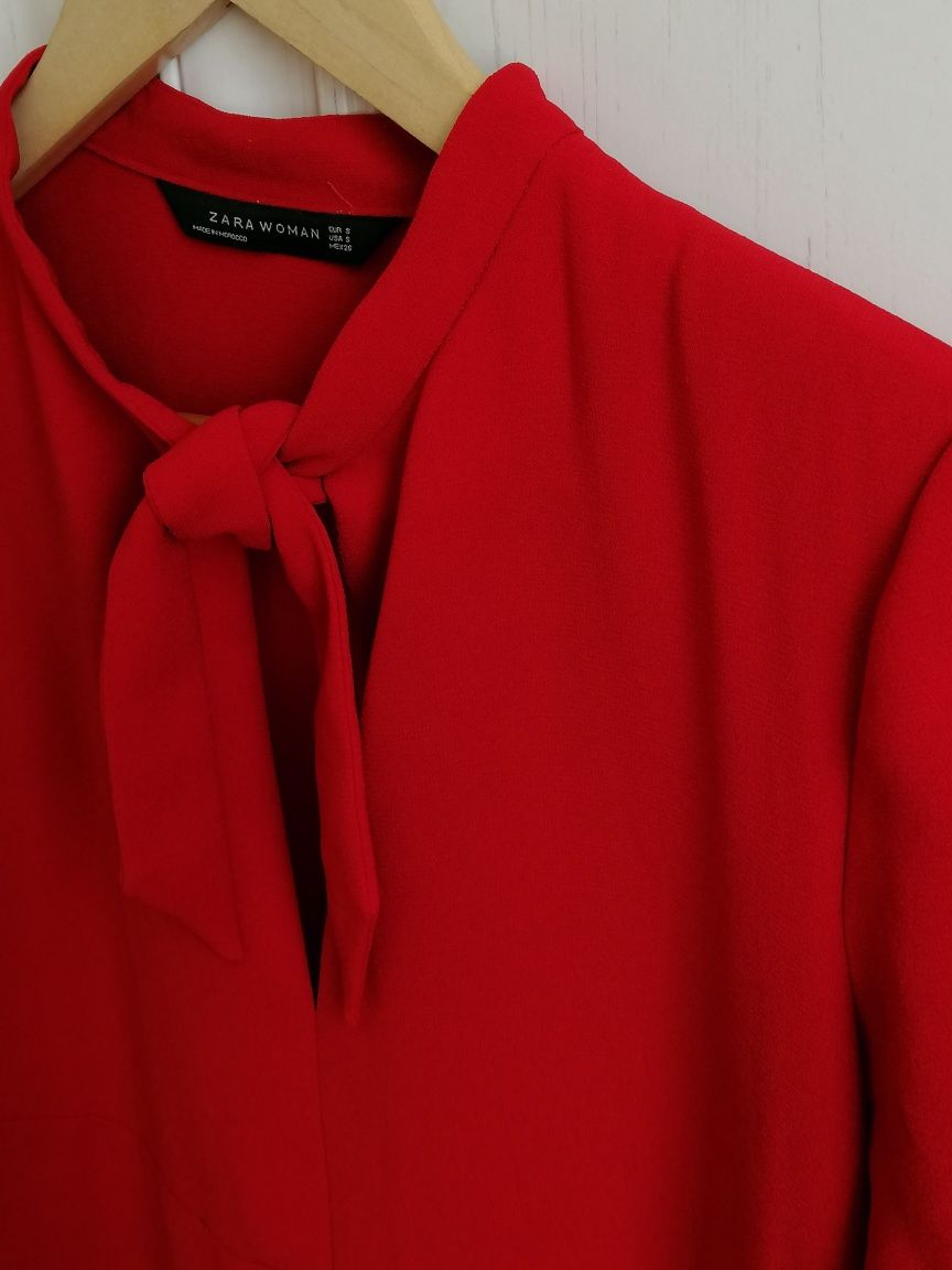 Червоне плаття Zara