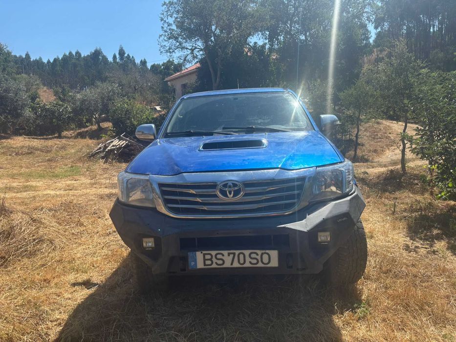 Toyota Hilux  Invincible 2.4 D-4D 4WD.  Double Cab Pick Up Truck