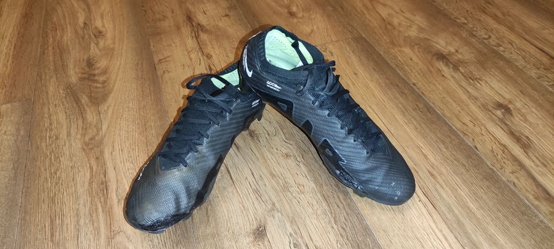 Używane korki profesjonalne Nike ZOOM vapor 15 elite FG roz. 42.5