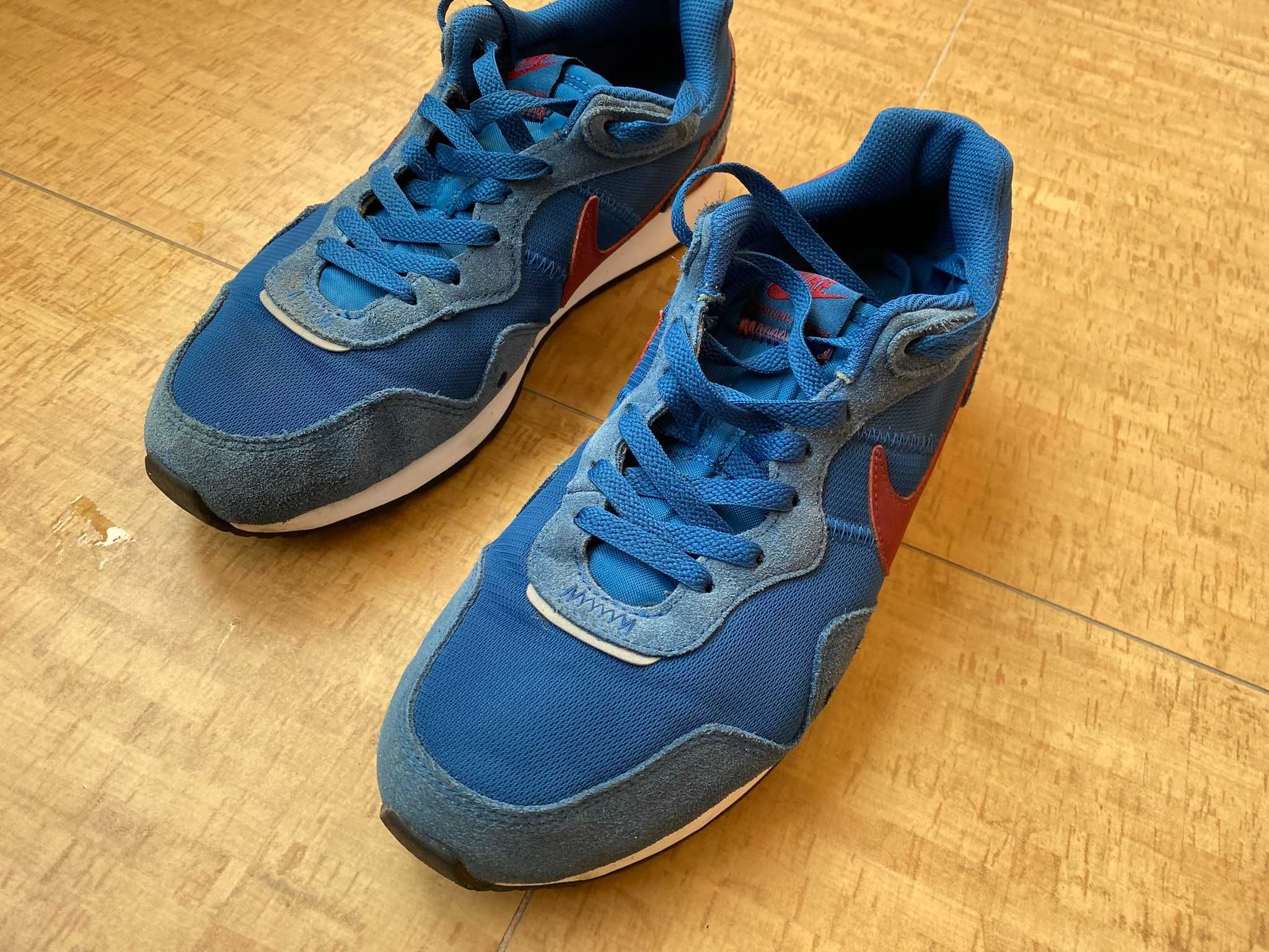 Кросівки Nike Venture Runner