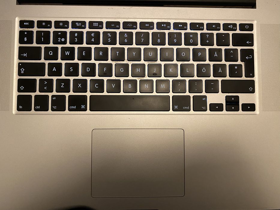 MacBook 2015 i7 2,2GHz, 16 gb ram , 252 GB storage, 15,4” ekran