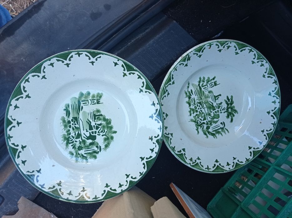 Dois pratos do cavalinho