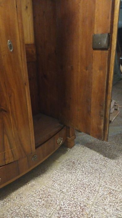 Szafa XVlll wiek sprzedam. Antyk