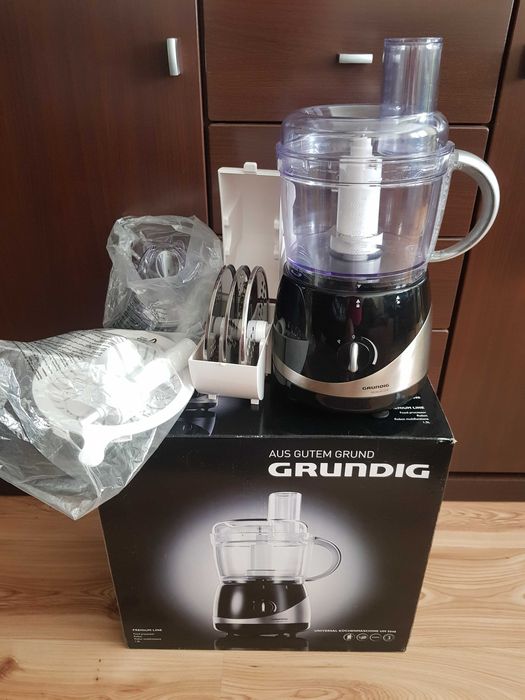 Wielofunkcyjny robot kuchenny malakser Grundig UM 5040