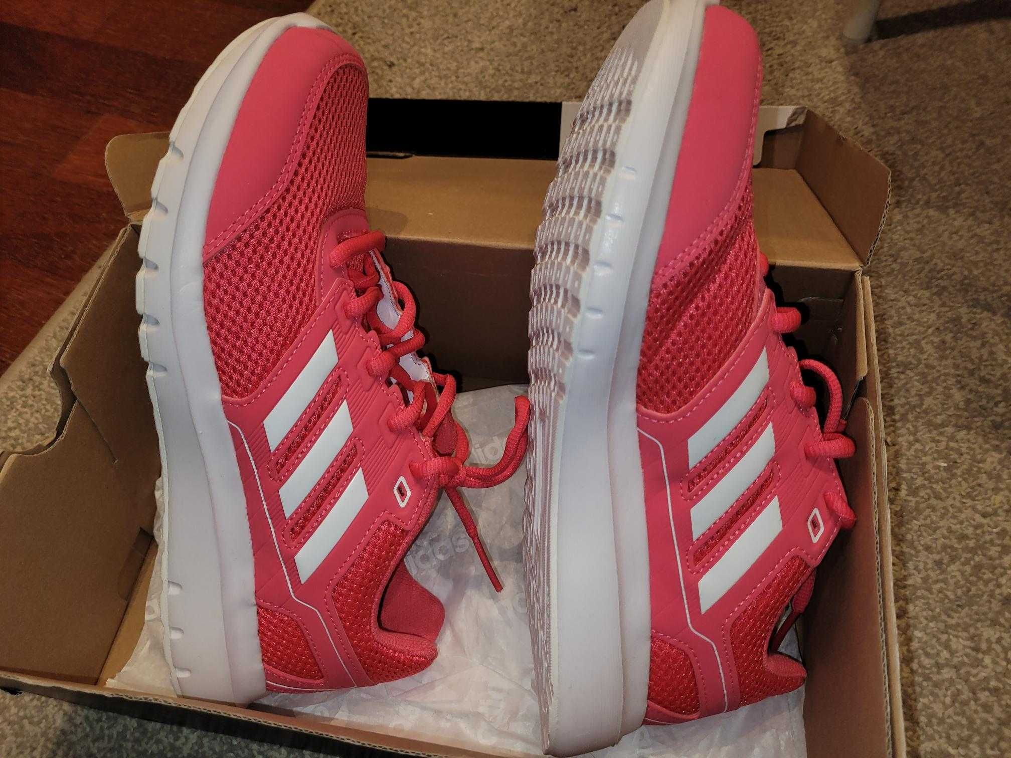 Damskie buty sportowe Adidas rozmiar 39.5.