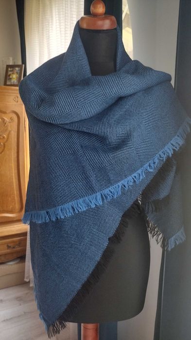 Śliczna duża ciepła chusta