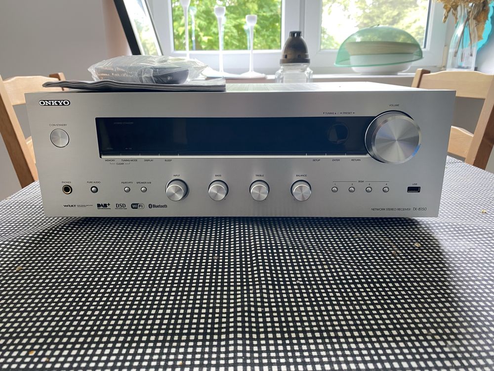 Amplituner Onkyo TX-8150 z pilotem instrucją i kablem zasilajacym