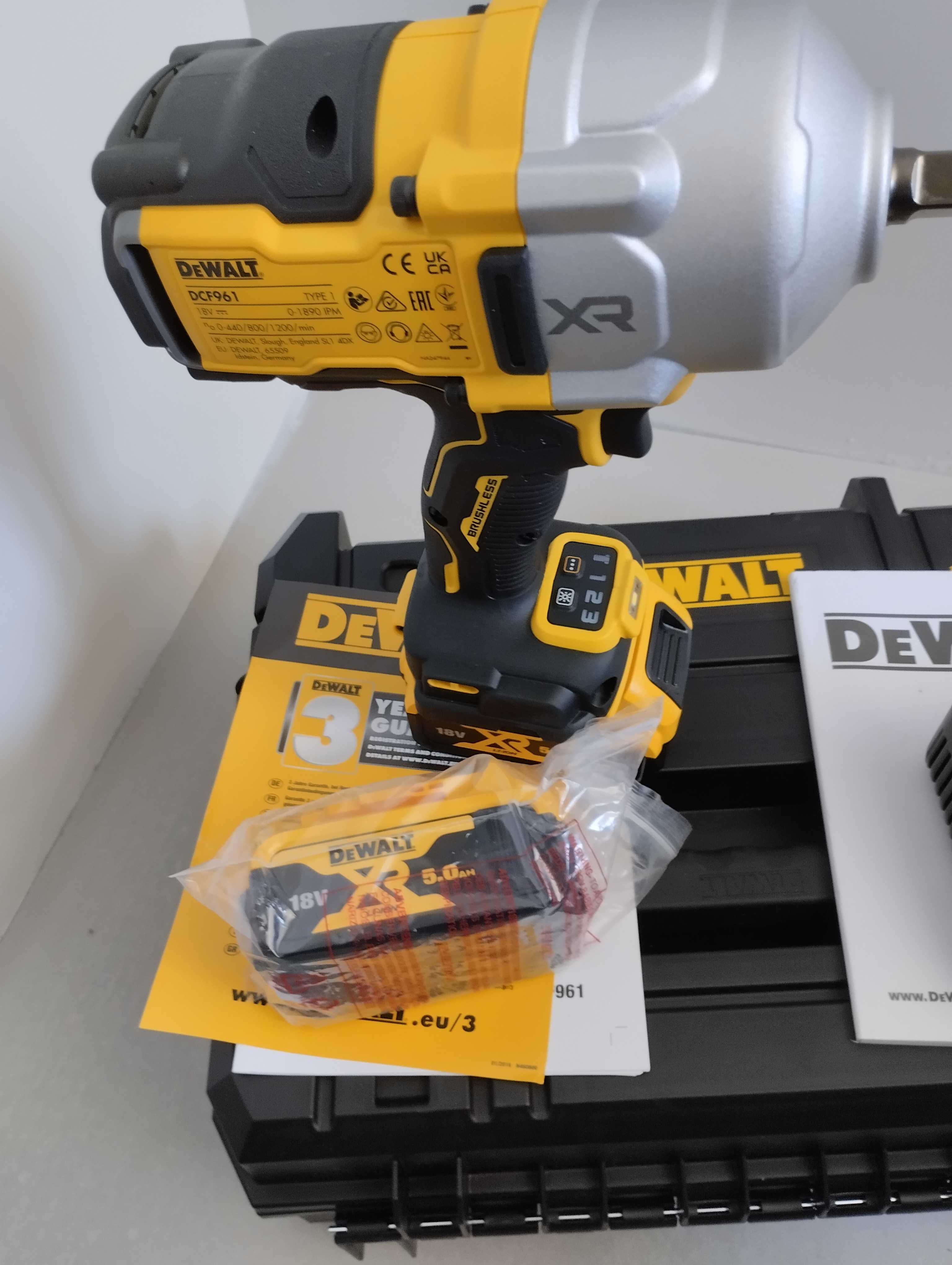 Najmocniejszy Klucz elektryczny DeWalt 1626/2373 NM/2x5.0/