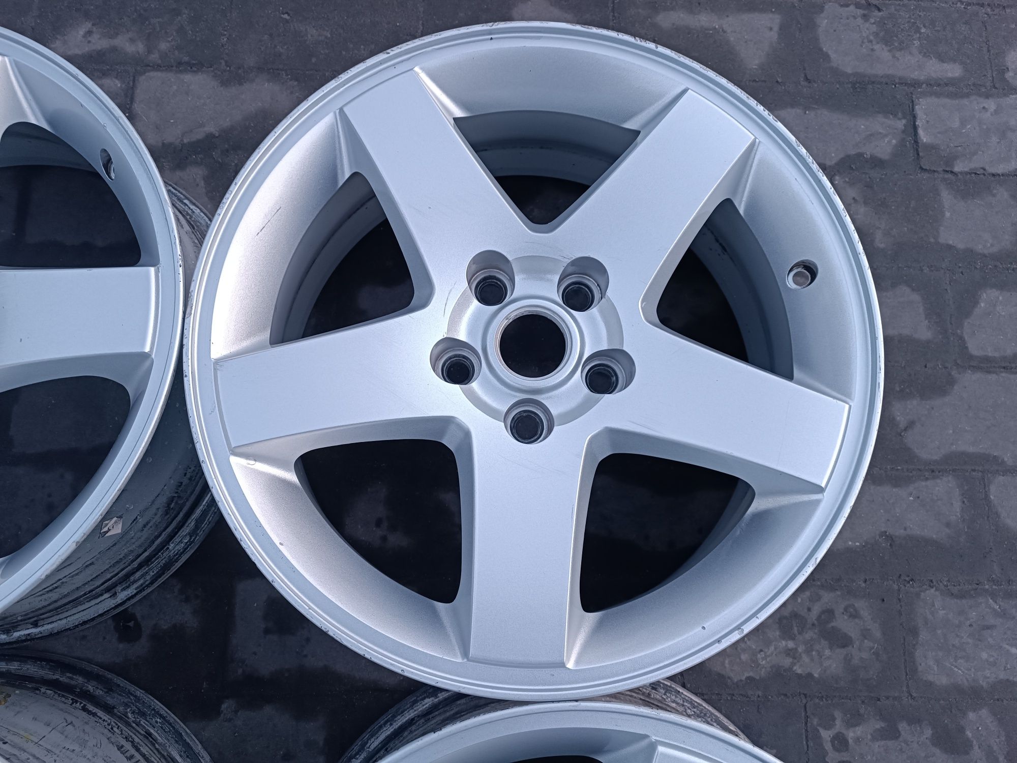 Felgi Alu Magnum Durango Charger 5x115 7J17