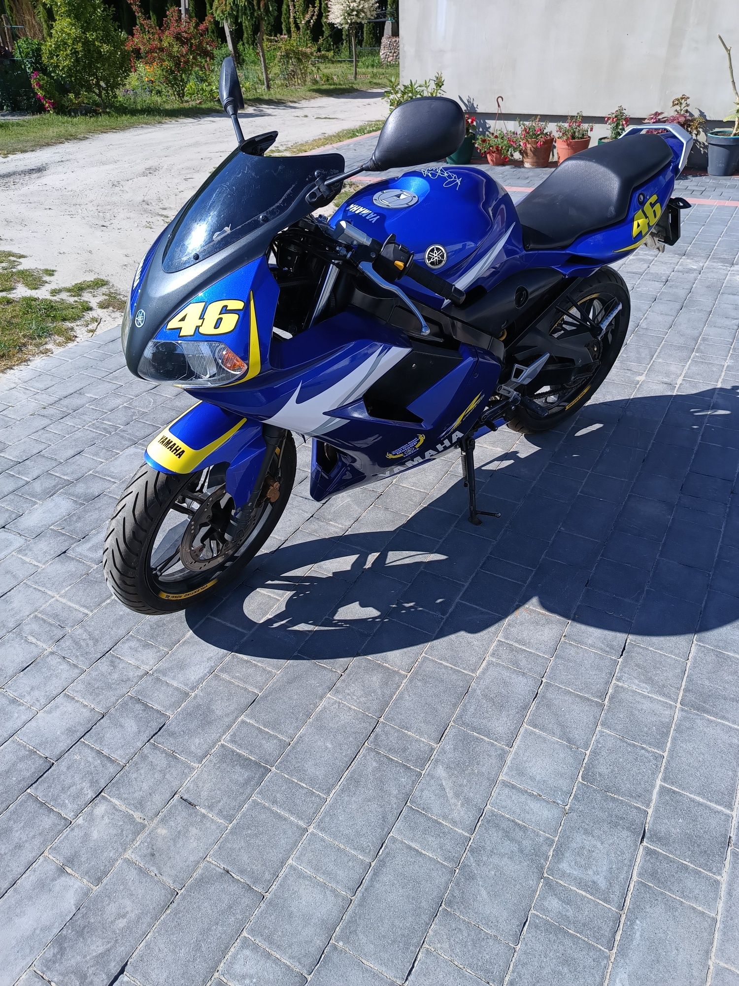 Yamaha TZR 50 race replica rossi blue