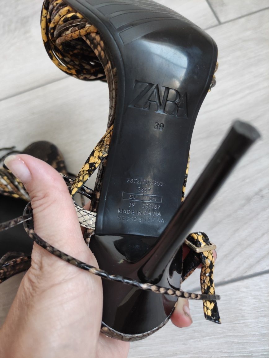 Оригинальные шикарнейшие босоножки Zara из премиум коллекции 39 размер