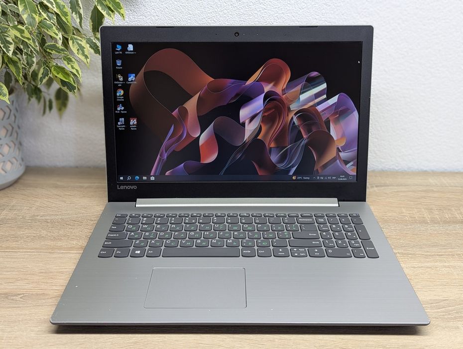 Продам класний, 4-х ядерний ноутбук Lenovo 330-15IKB