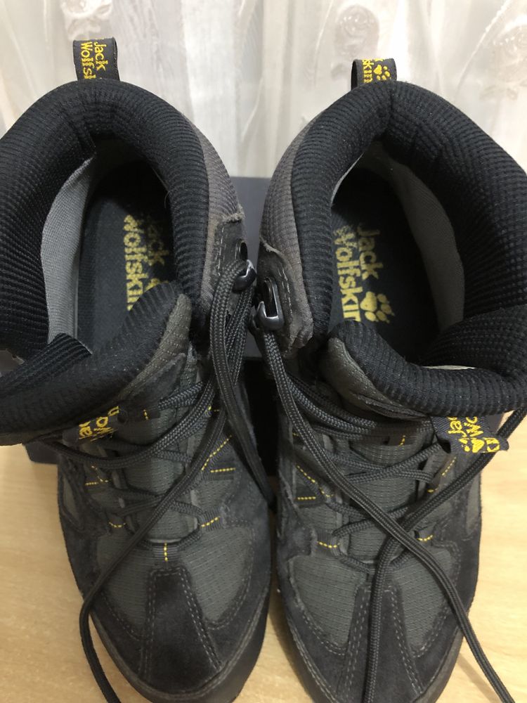 Кросівки чоловічі зимовіJack Wolfskin