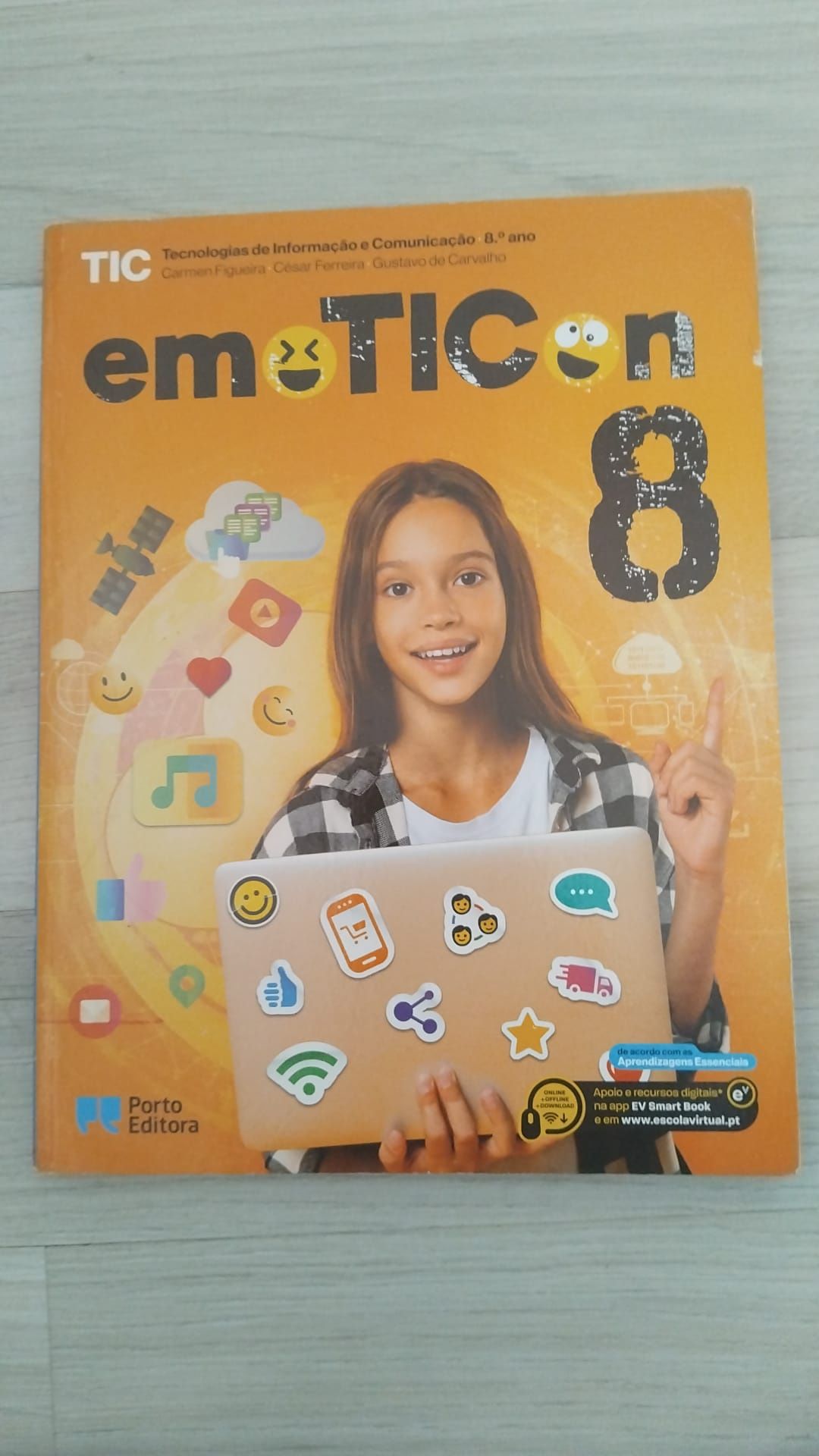 Emoticon 8 TIC 8o ano