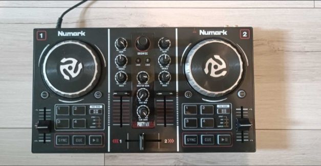 Kontroler DJ numark party