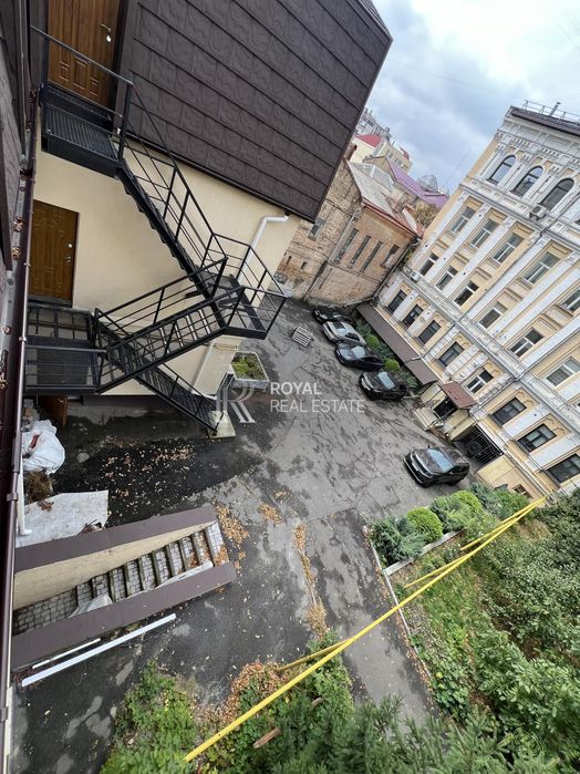 Оренда ОСЗ Офіс 814 м.кв вул. Івана Франка 26 ФАСАД Центр Парковка