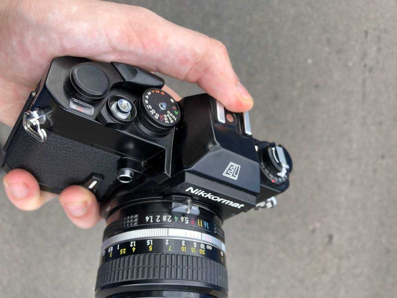 Фотокамера Nikomat EL with Nikon Nikkor 50mm f/1.4