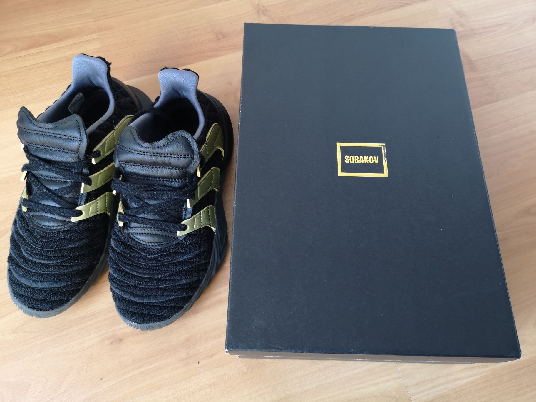 Adidas Sobakov Boost r. 40 black gold