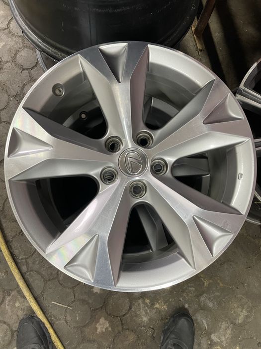 777 R18 5/114,3одиночка розпарка запасное колесо Lexsus Toyota