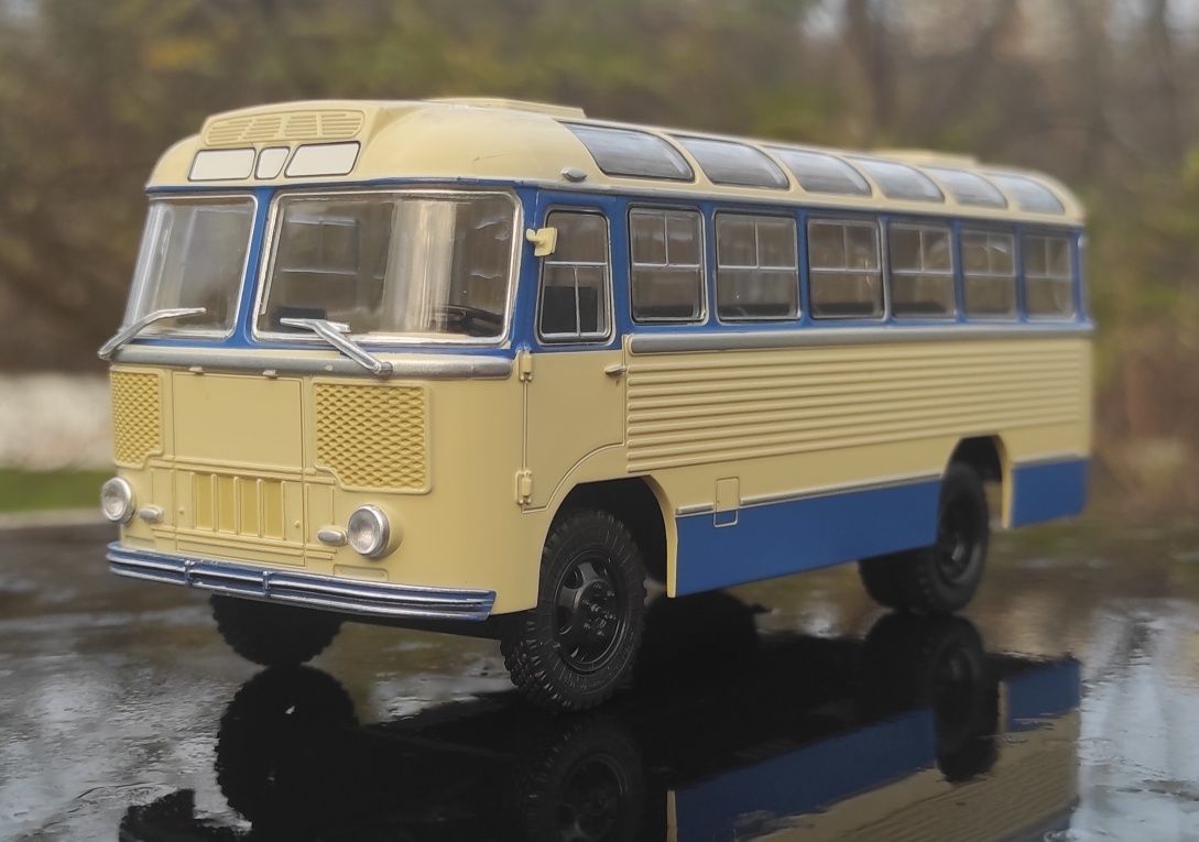 Модель 1/43 автобус Паз-652 журнальна серія наші автобус