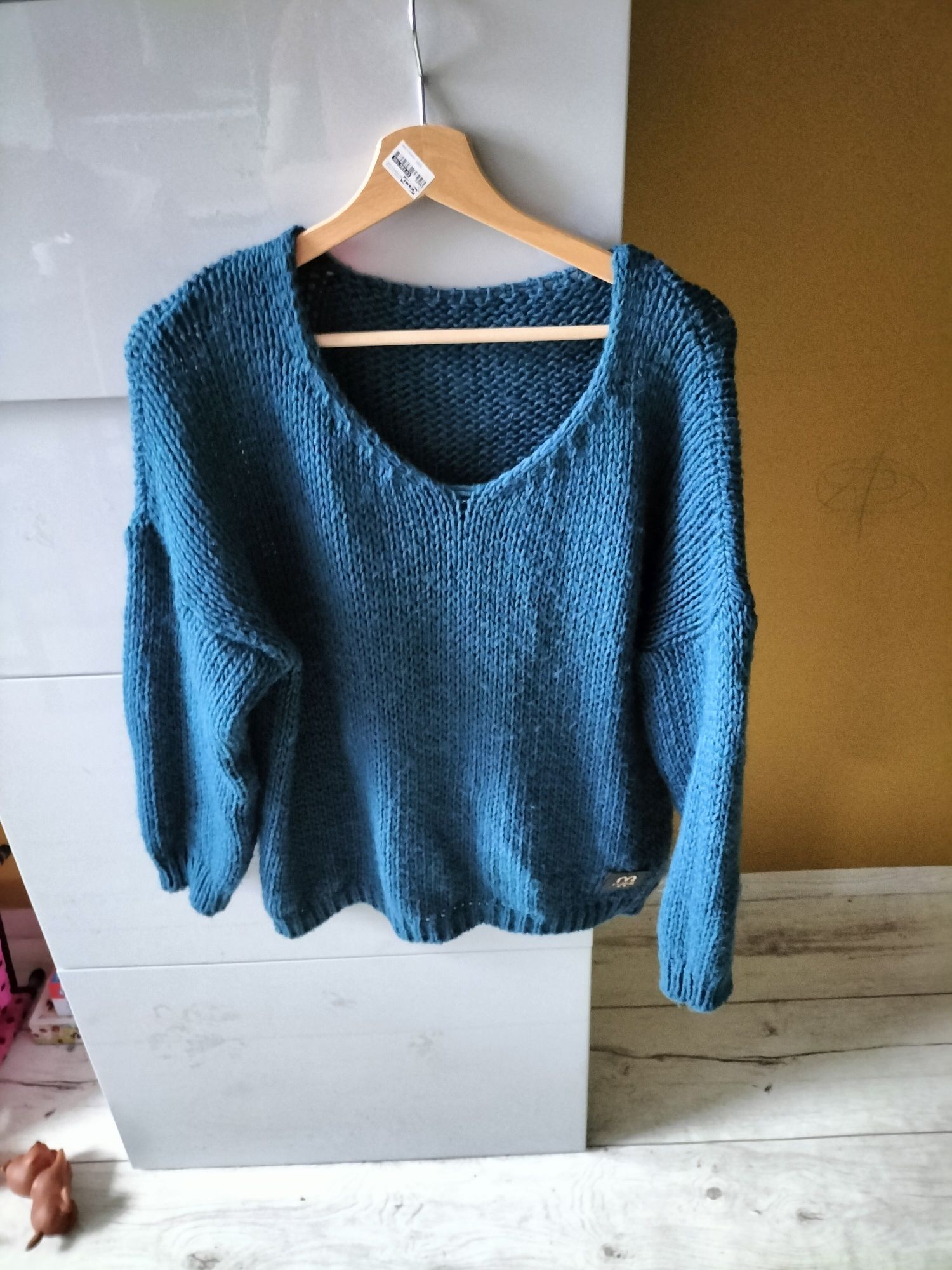 Sweter turkusowy