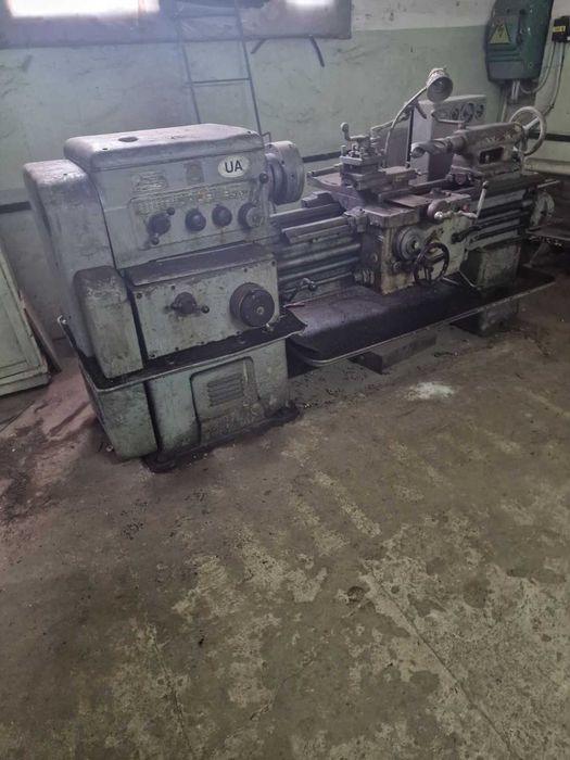 Токарний верстат 1К62