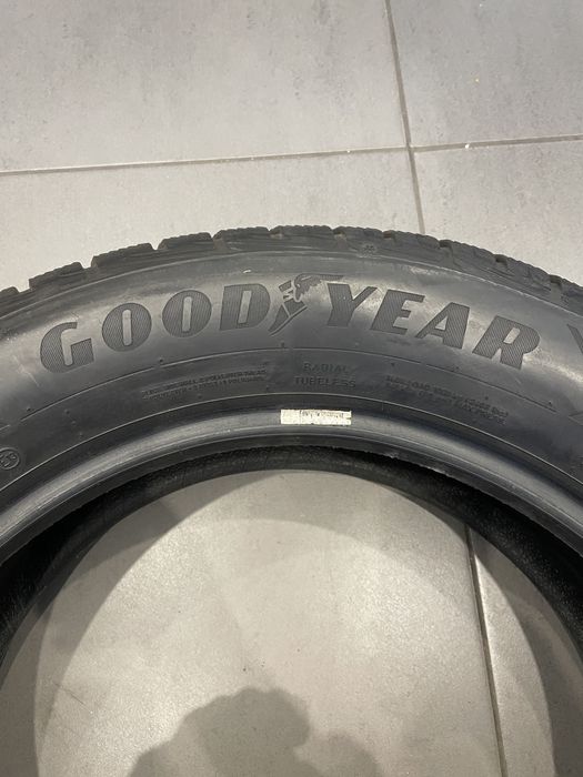 255/55 R19 Goodyear Ultra Grip Performance