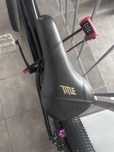 Siodełko title gold/brown za chromag black/purple