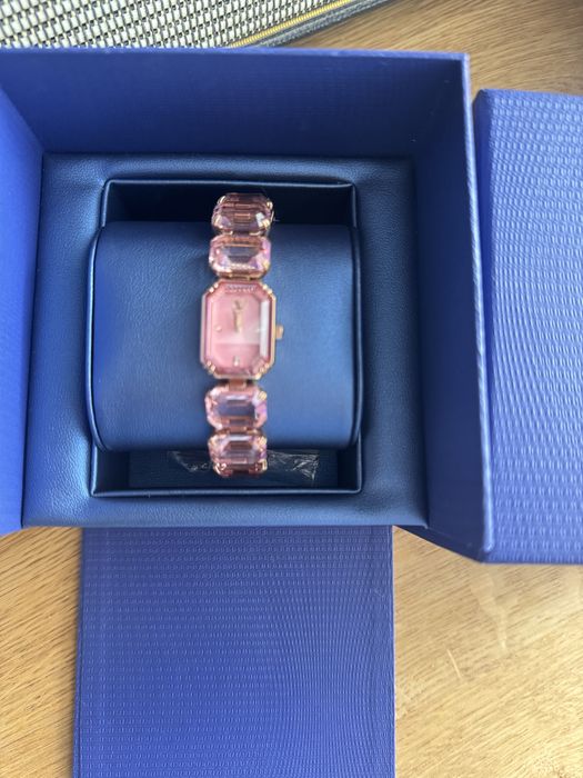 cudny zegarek Swarovski rozowy krysztal stan idealny