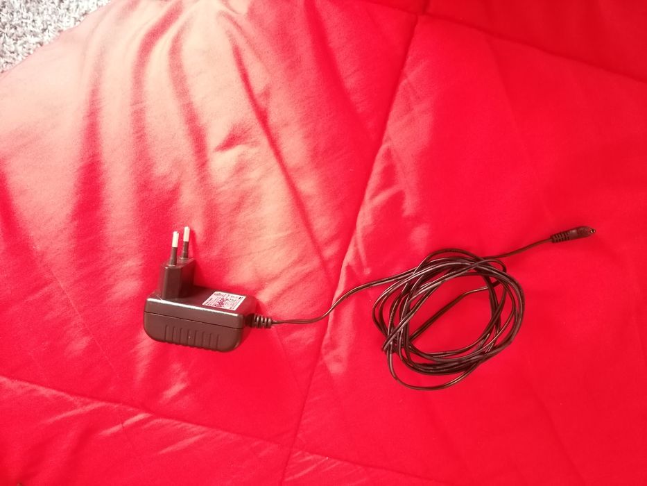 Relógio LED Verde Madeira 10x10 cm