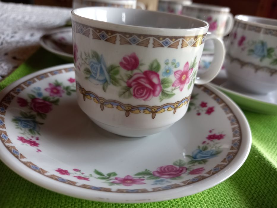 Porcelanowy zestaw 6 filiżanek  że spodkami -styl vintage, made in Chi