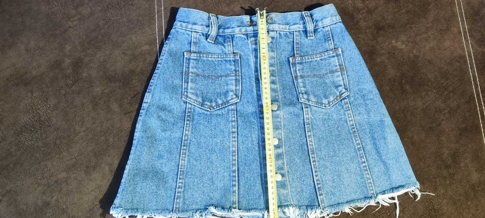 Джинсова спідниця. Розмір 29. Обмін на цікаву книгу