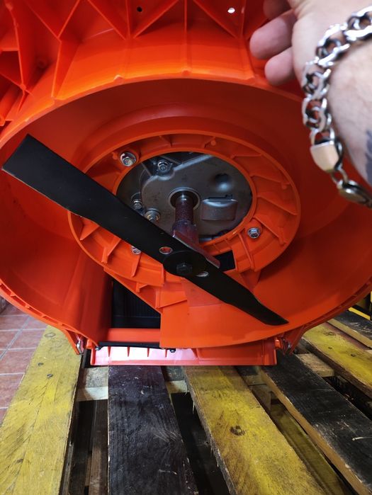 Газонокосилка бензиновая Tekhmann TLM-4179/41см/Днепр/3.2/Витрина