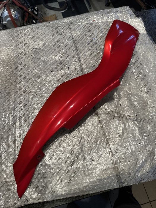 Suzuki UC 125/150 Bok Owiewka Lewa Boczek Osłona 48171-1F00 N1030