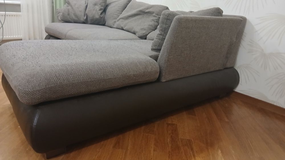 Продам срочно итальянский диван в идеальном состоянии с подушками