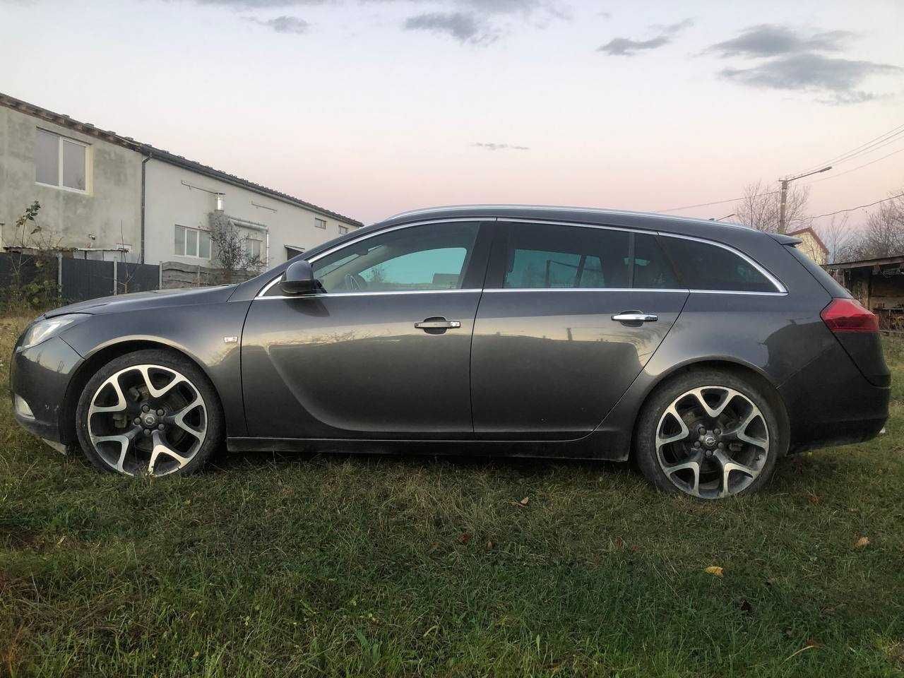 Opel Insignia Sports  2012 р. 2.0 діз. 4х4.  Пр. 146 тис.- реальний