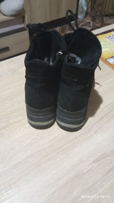 Замшевые ботинки