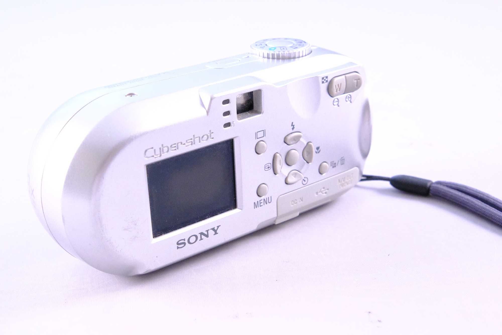 Sony Cyber-shot DSC-P73 – Y2K flash & vibes