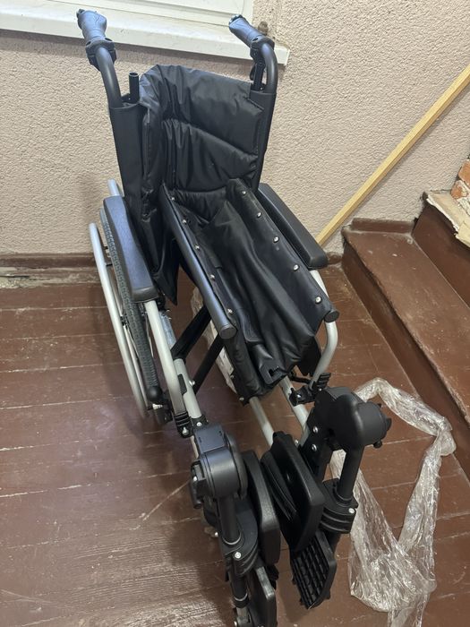 Wòzek inwalidzki - nieużywany nowy