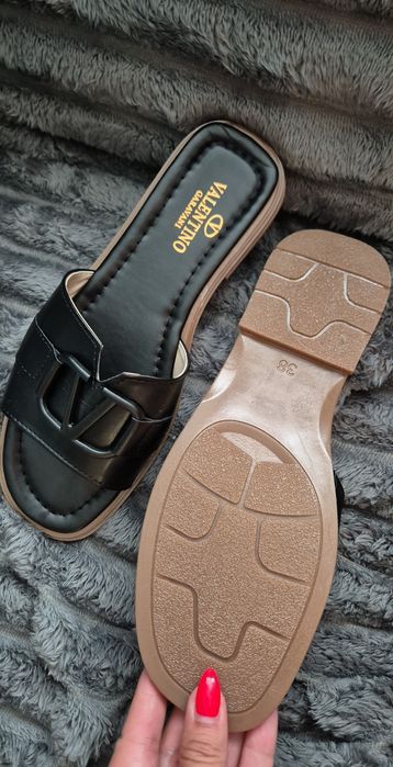 Klapki Valentino nowe r. 38