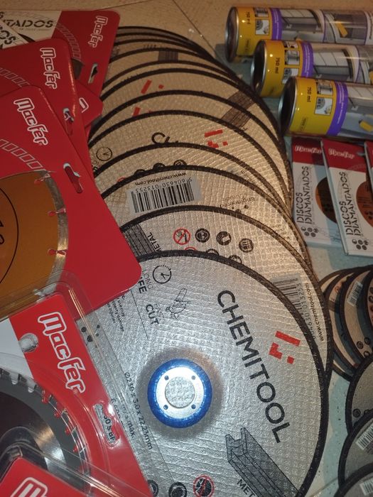 63 discos para rebarbadora, e tudo na foto! Muiyo barato