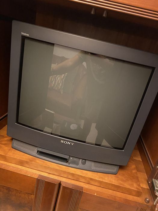 Tv antiga Sony a cores