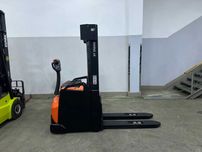 Toyota BT SWE-160 Електричний штабелер