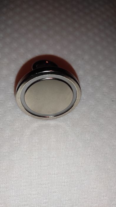 Magnes na 50-60 kg mocy, nowy.