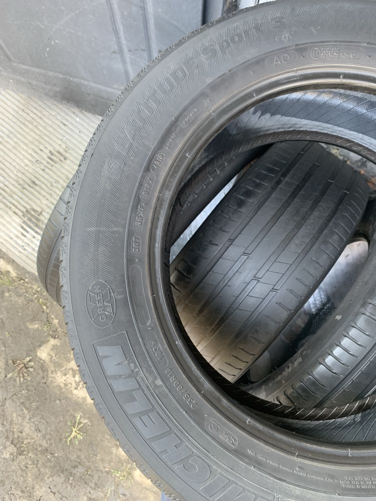 Шини резина Michelin 235/60R18