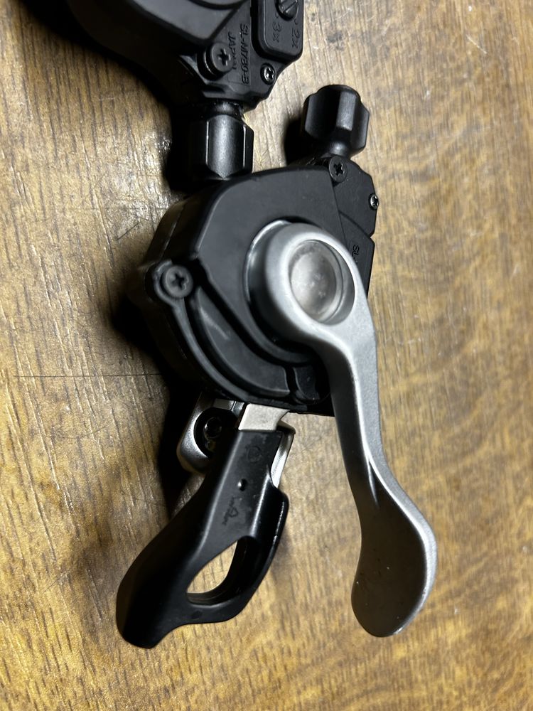 Manetki shimano deore xt sl-m780-B